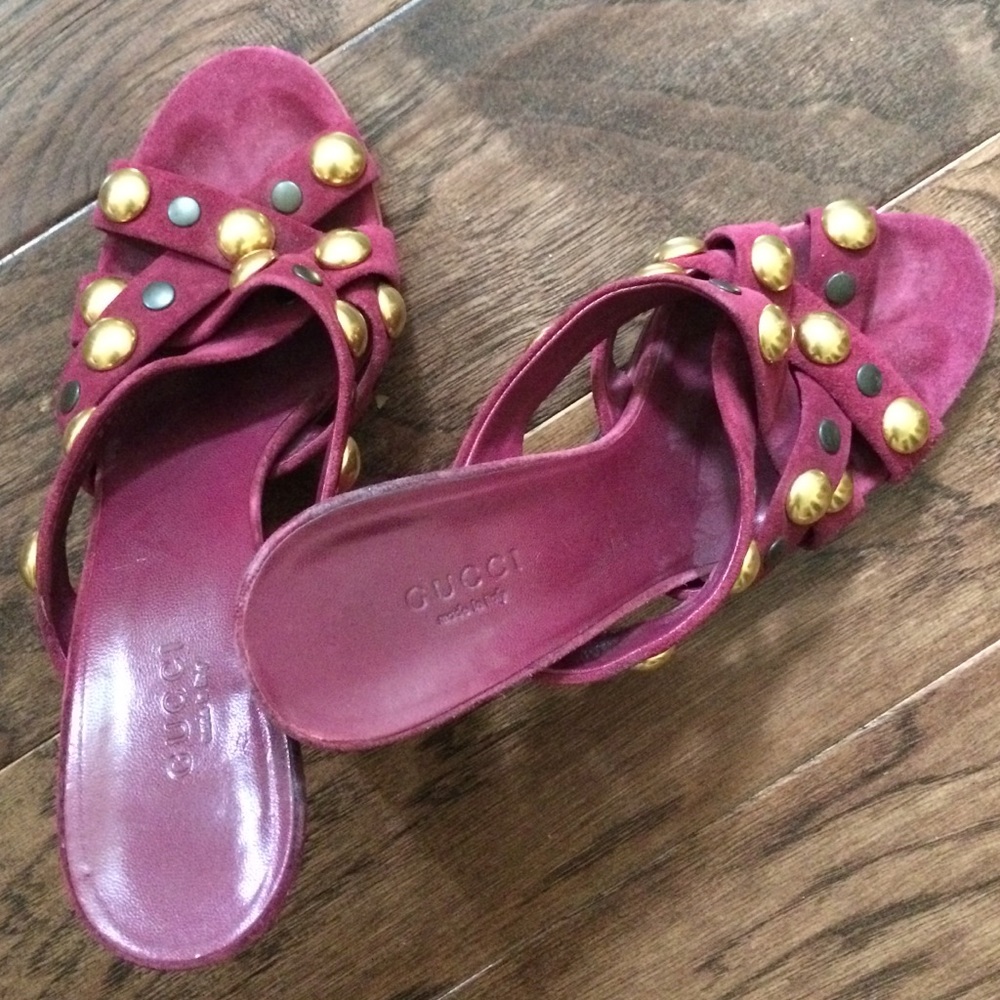 Gucci raspberry suede mule shoes 7.5